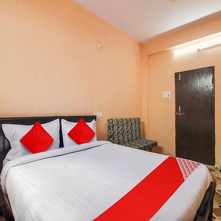 Hotel O R.J.International Pedda Ambarpet Exterior photo
